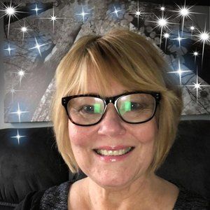 Meet your Posher, Deborah